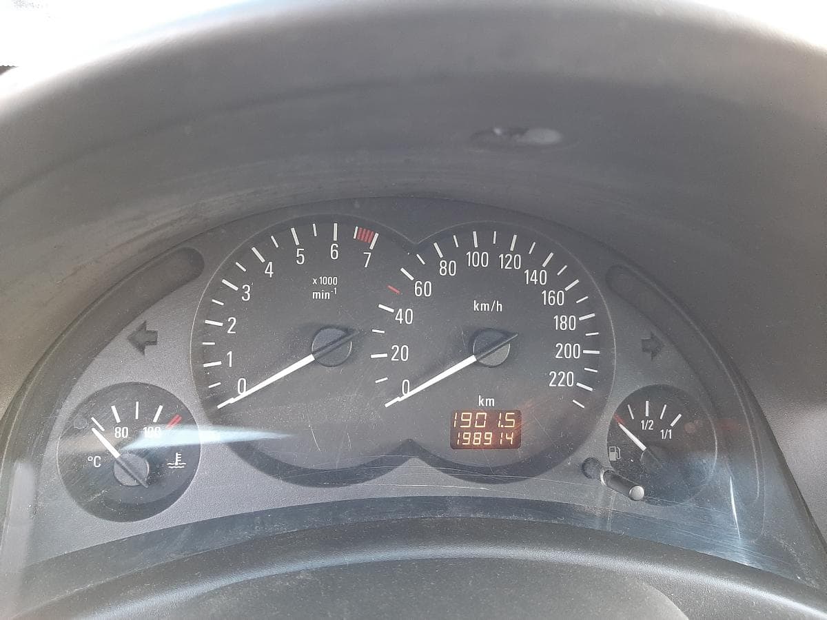 Opel Corsa 1.2 · Ano 2003 — imagem 12