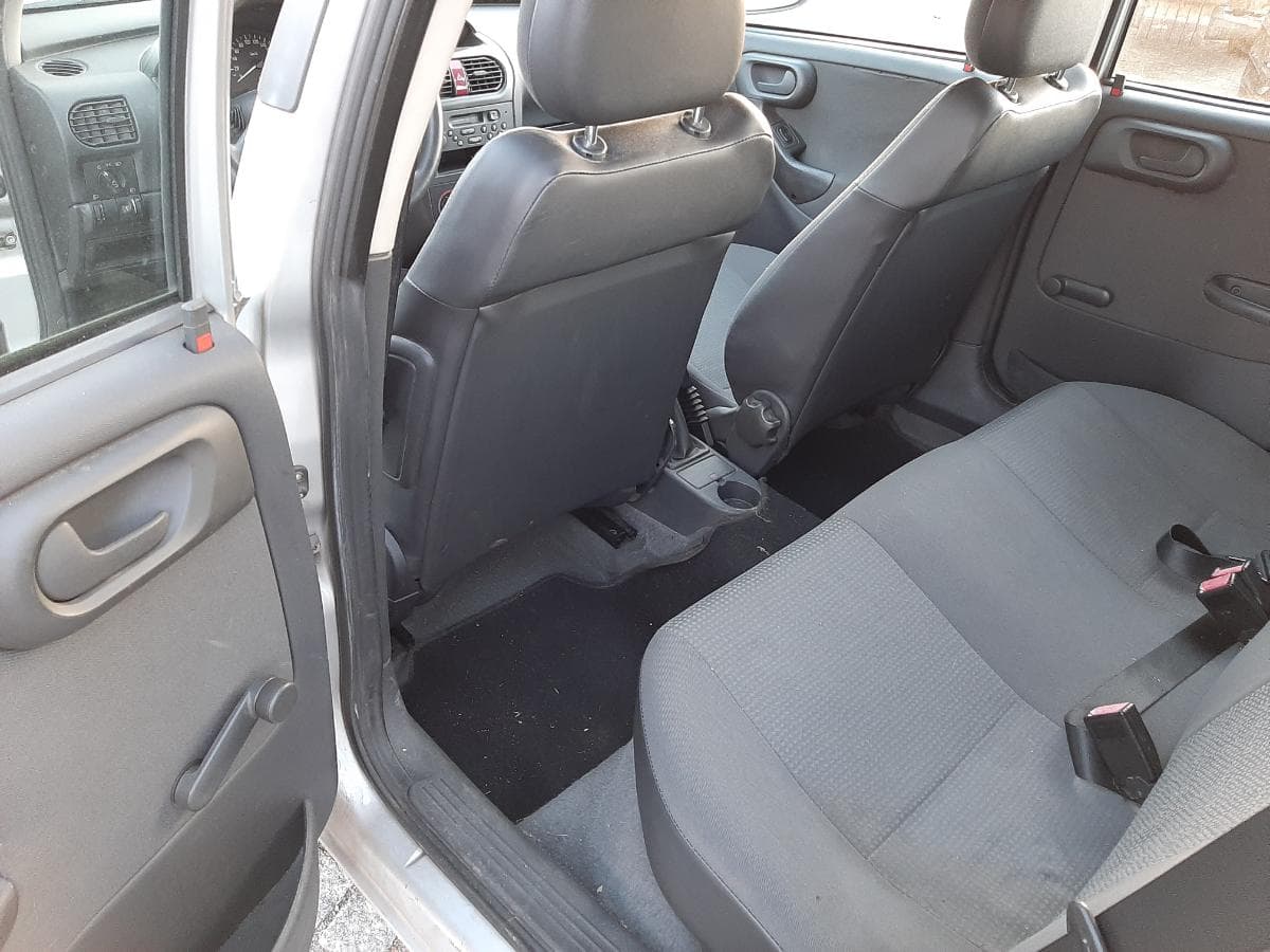 Opel Corsa 1.2 · Ano 2003 — imagem 14