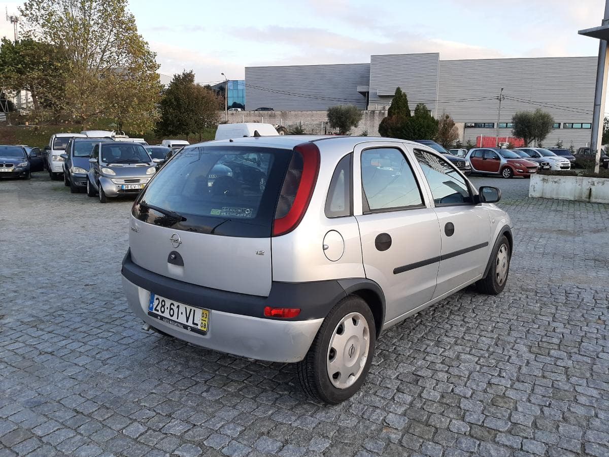 Opel Corsa 1.2 · Ano 2003 — imagem 6
