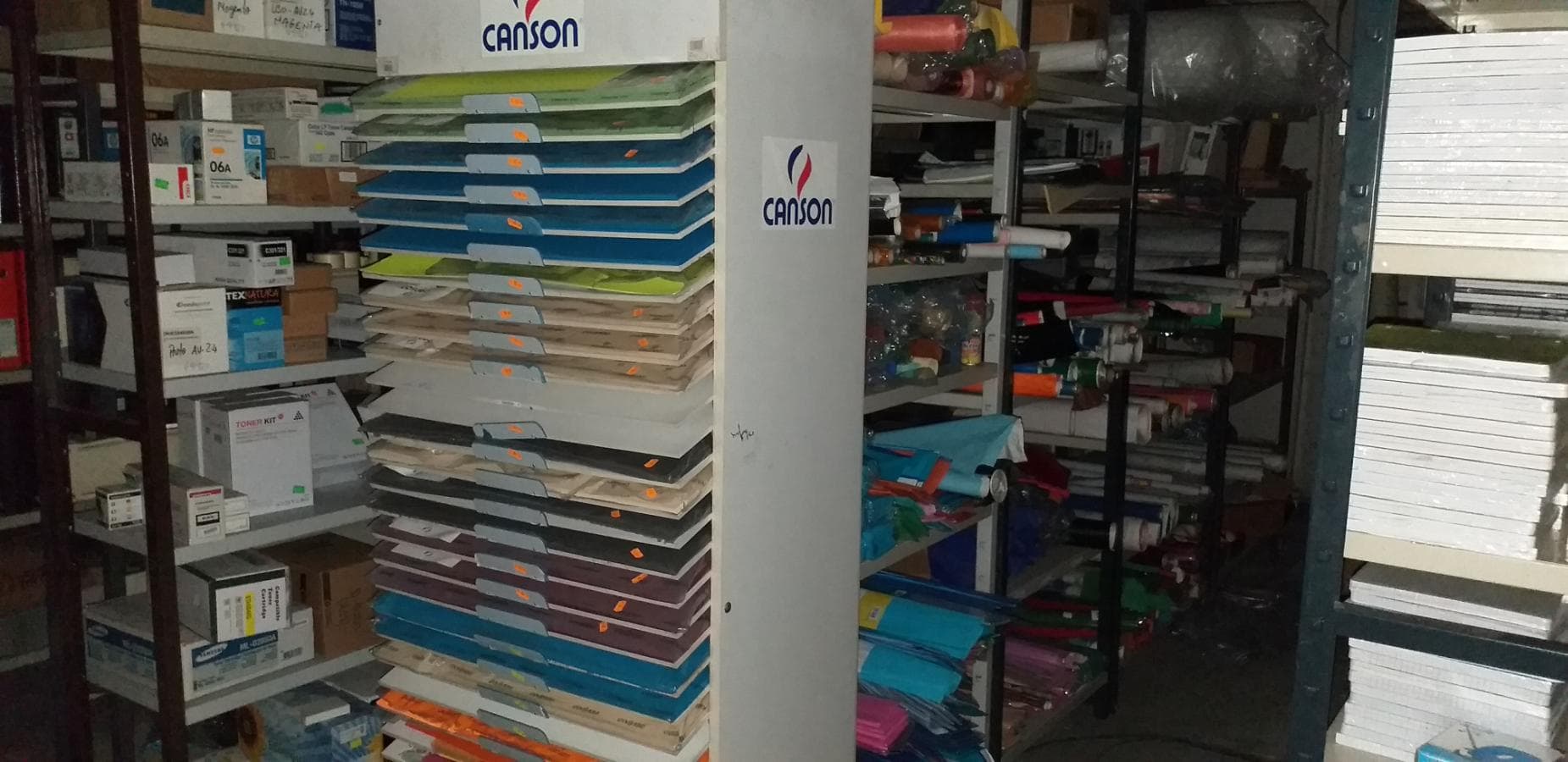 Mobiliário e Material de Escritório — imagem 4