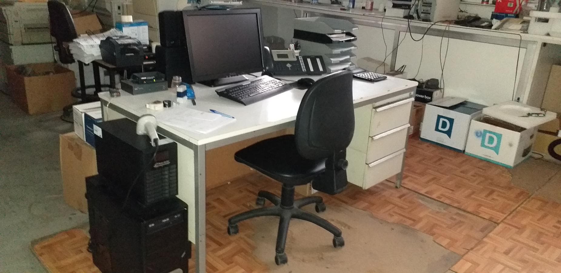 Mobiliário e Material de Escritório — imagem 8