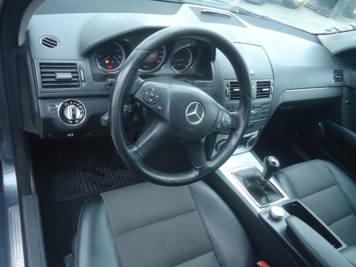 Mercedes-Benz C 250 CDI — imagem 10