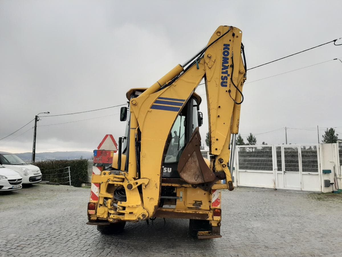 Retroescavadora Komatsu WB93R-5 — imagem 5