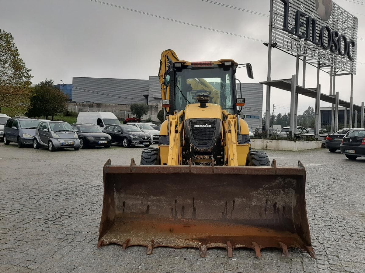 Retroescavadora Komatsu WB93R-5 — imagem 2