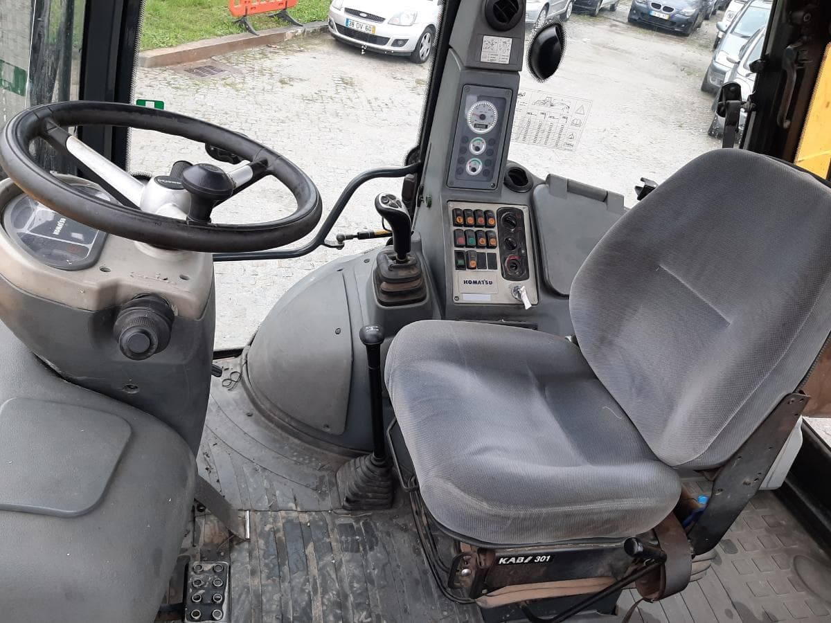 Retroescavadora Komatsu WB93R-5 — imagem 7