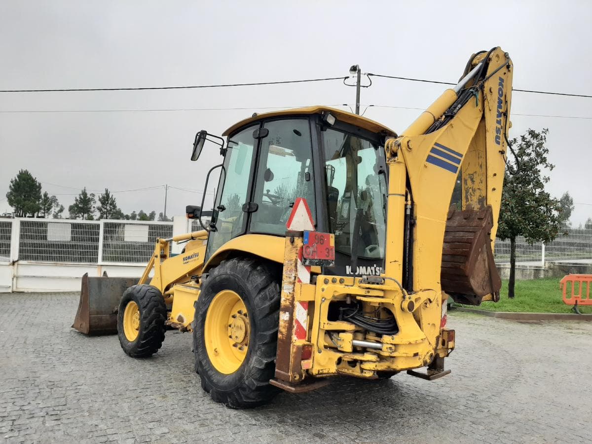 Retroescavadora Komatsu WB93R-5 — imagem 6