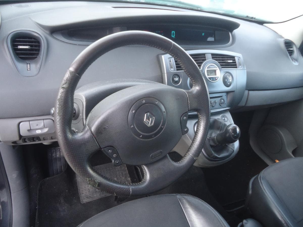 Renault Scénic 1.5 DCI — imagem 10
