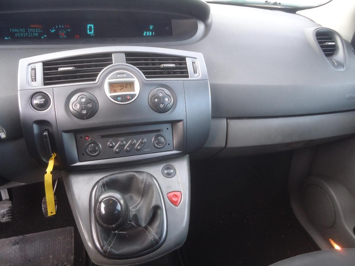 Renault Scénic 1.5 DCI — imagem 12