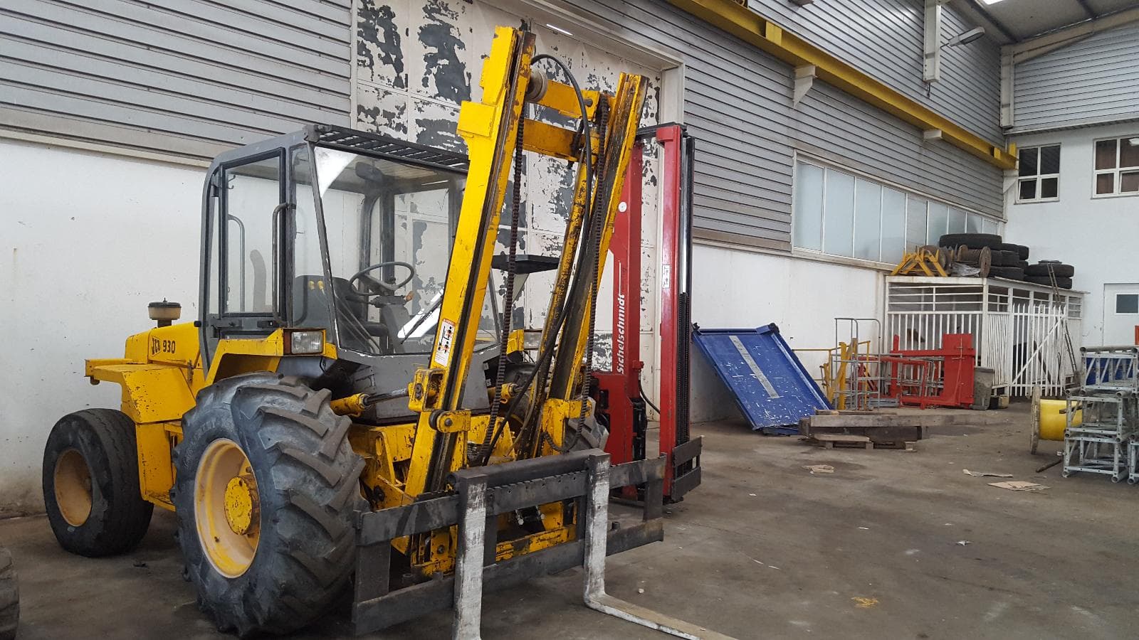 Empilhador da marca "JCB" · — imagem 4