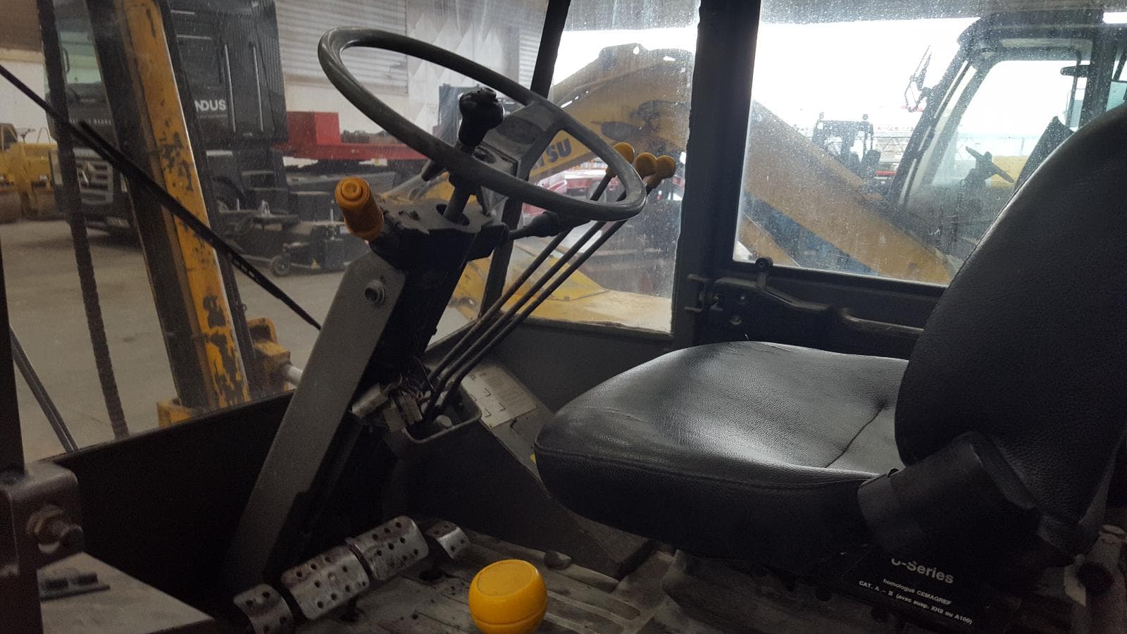 Empilhador da marca "JCB" · — imagem 8