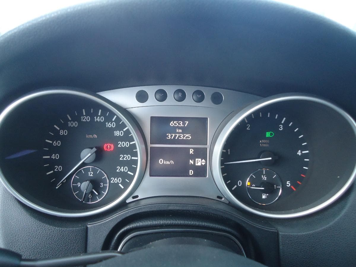 Mercedes-Benz ML 350 CDi 4 Matic — imagem 13