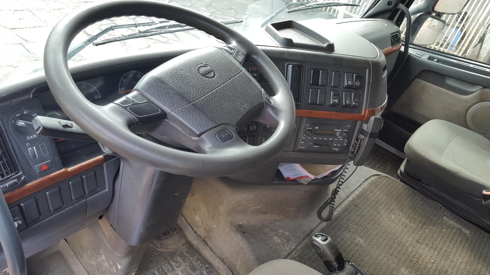 VOLVO FH12 — imagen 9