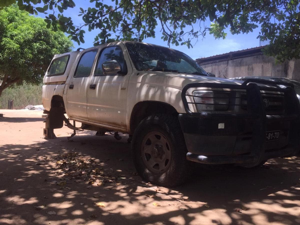 Toyota Hilux  · — imagem 3