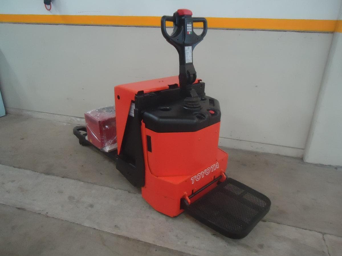 Porta Paletes Toyota LPE 200/8