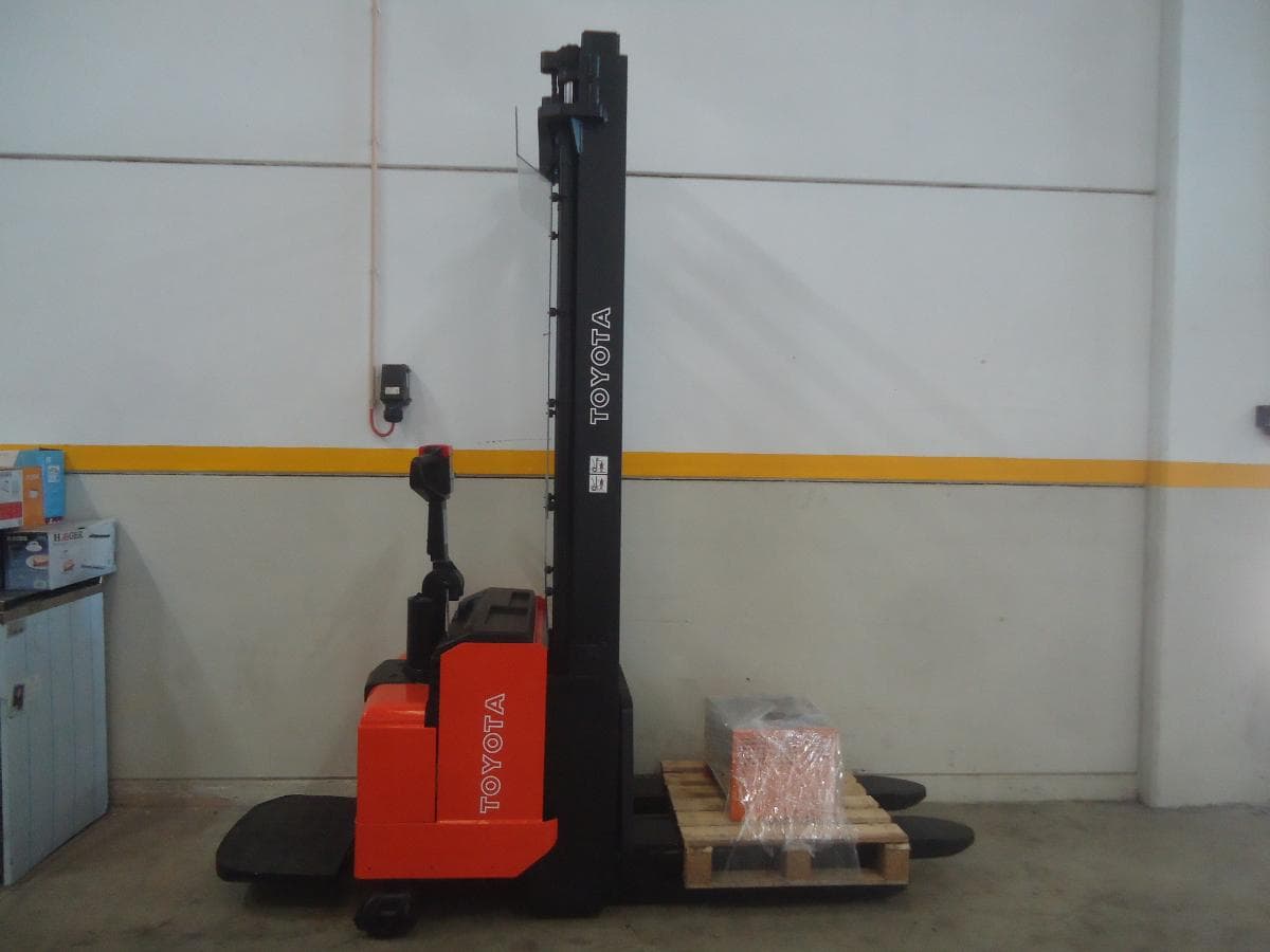 Stacker ToyotaSLL 16 — imagem 3