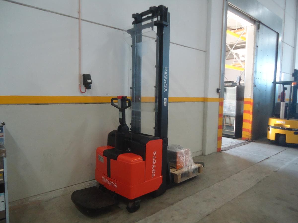 Stacker ToyotaSLL 16 — imagem 2