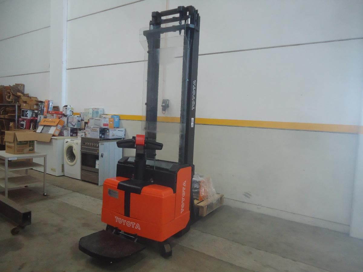 Stacker ToyotaSLL 16 — imagem 5