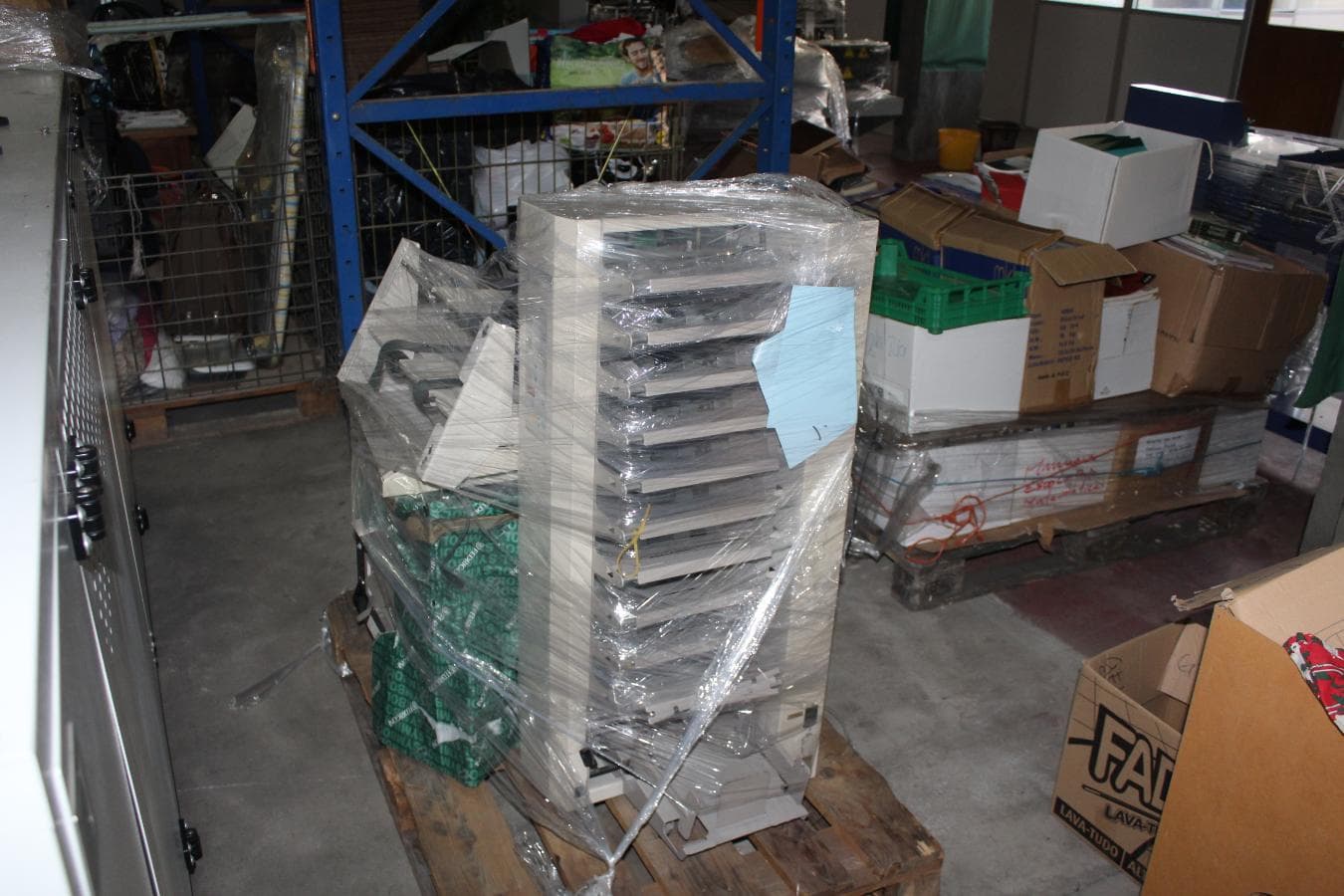 Maquina de dobrar e agrafar e alceador — image 4