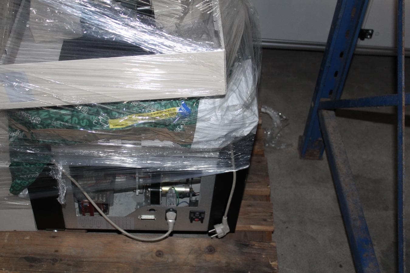Maquina de dobrar e agrafar e alceador — image 6