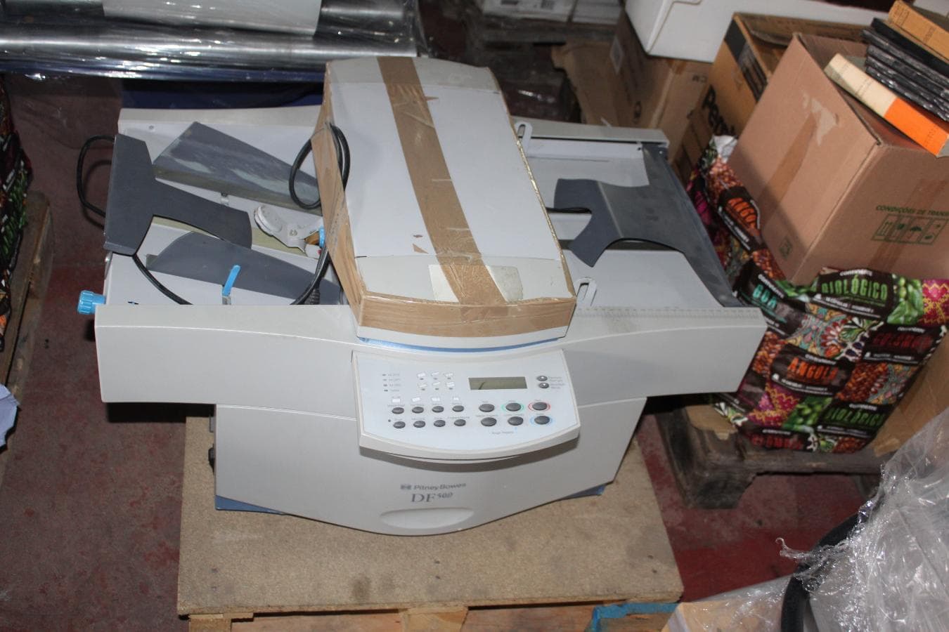 Maquina de dobrar e agrafar e alceador — image 9