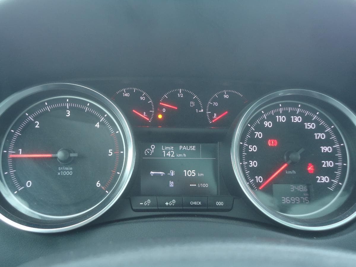 Peugeot 508 SW 2.0 HDI · Ano 2013 — imagen 11