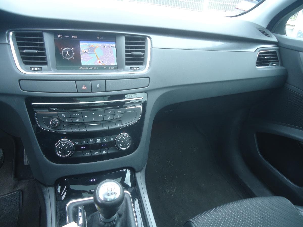 Peugeot 508 SW 2.0 HDI · Ano 2013 — imagen 13
