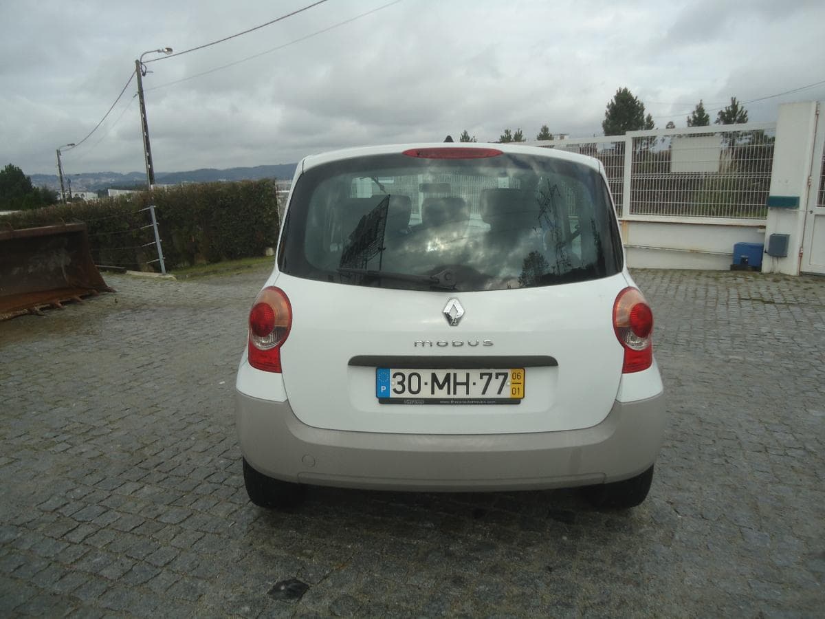Renault Modus 1.5 DCI · Ano 2006 — image 5