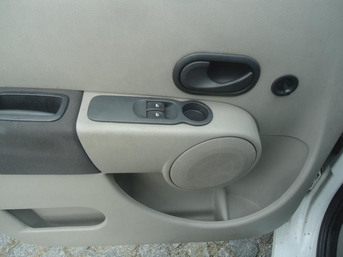 Renault Modus 1.5 DCI · Ano 2006 — image 10