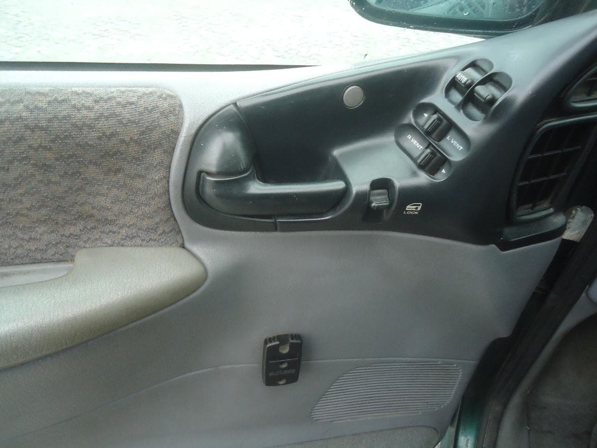 Chrysler Voyager 2.0 — image 9
