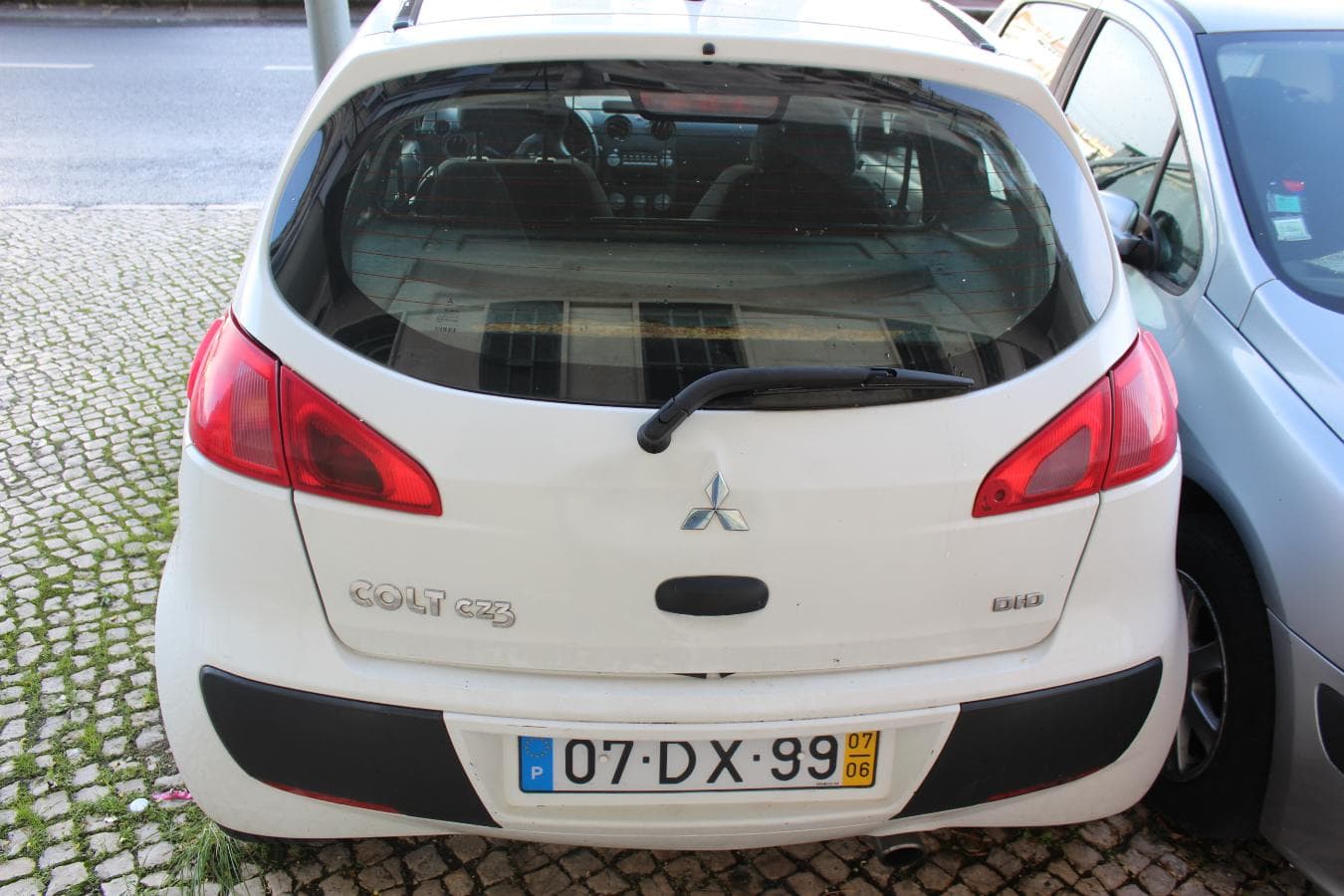 Mitsubishi Colt — image 4