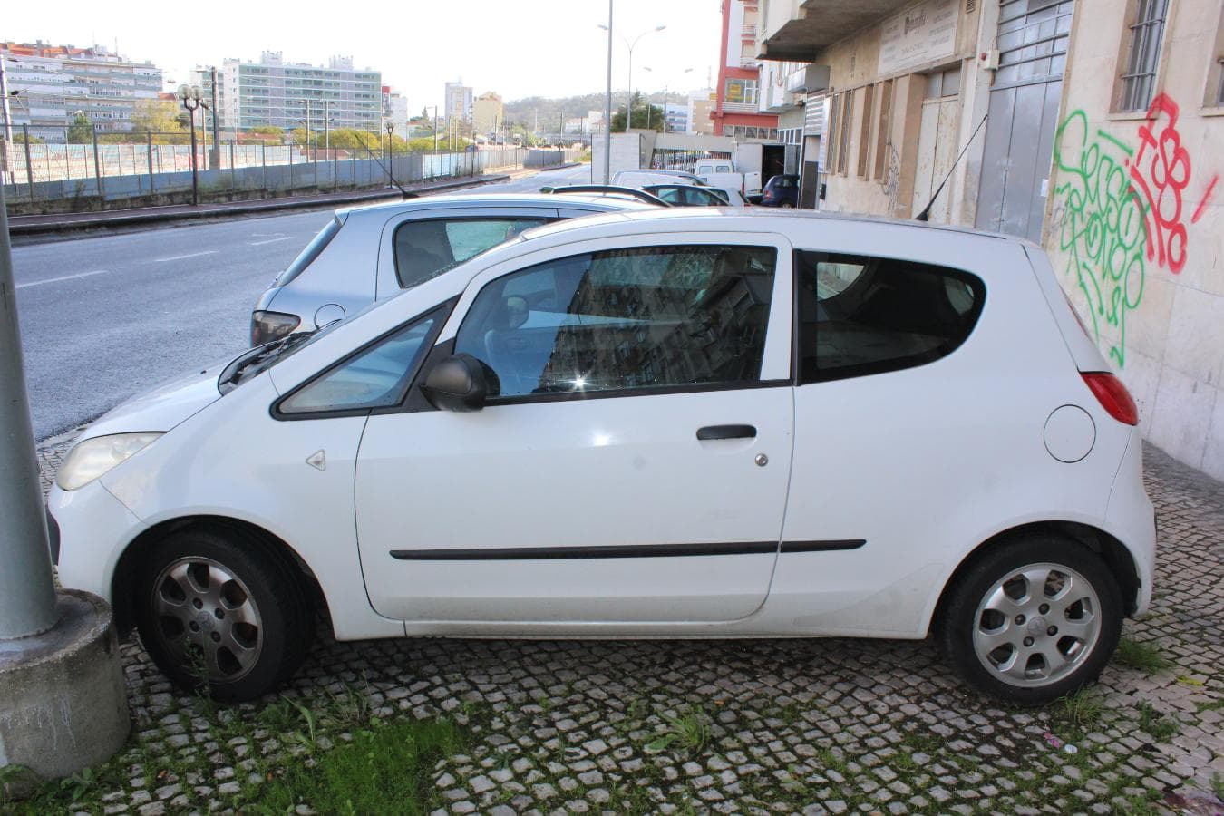 Mitsubishi Colt — image 5