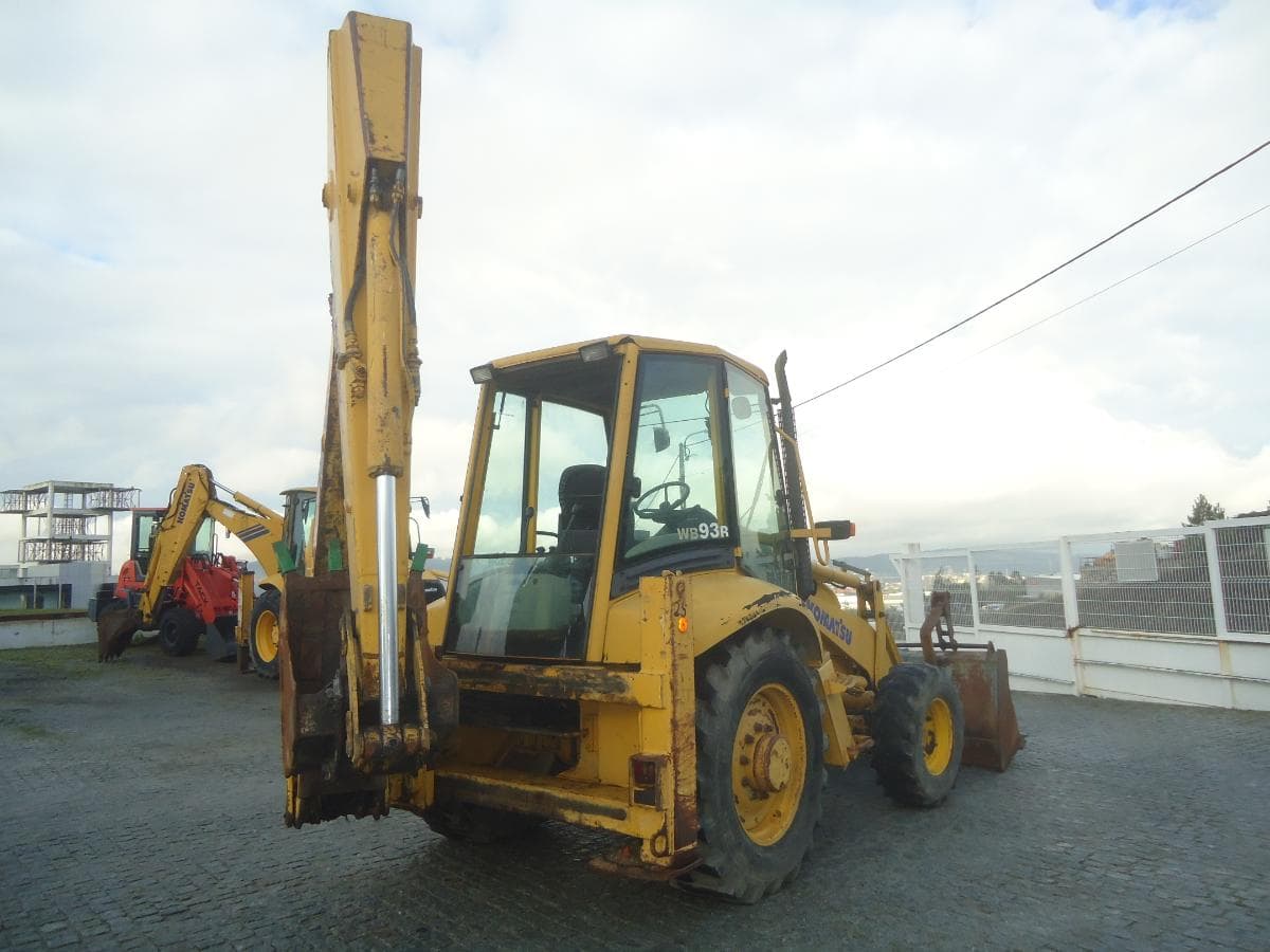 Retroescavadora Komatsu WB 93R-2 — imagem 4