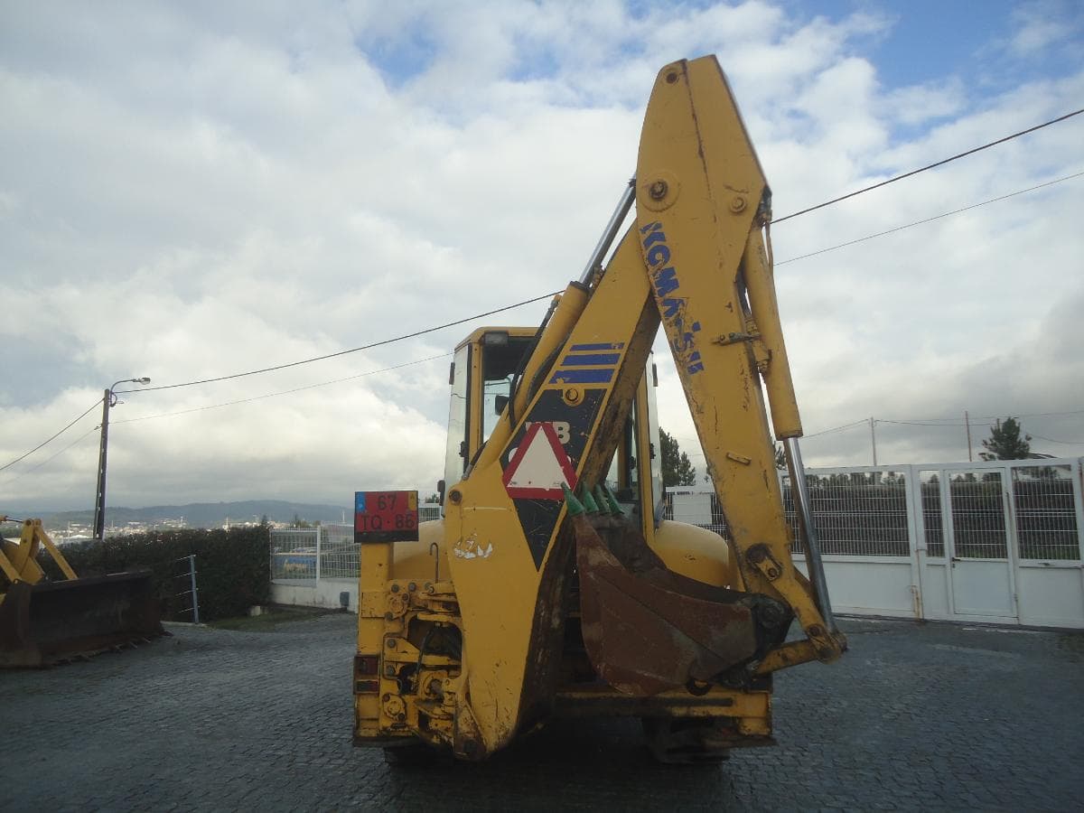 Retroescavadora Komatsu WB 93R-2 — imagem 5