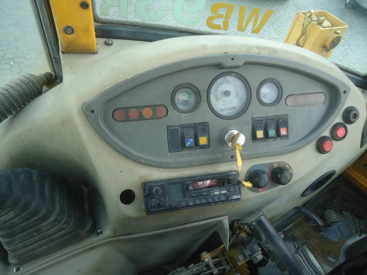 Retroescavadora Komatsu WB 93R-2 — imagem 7