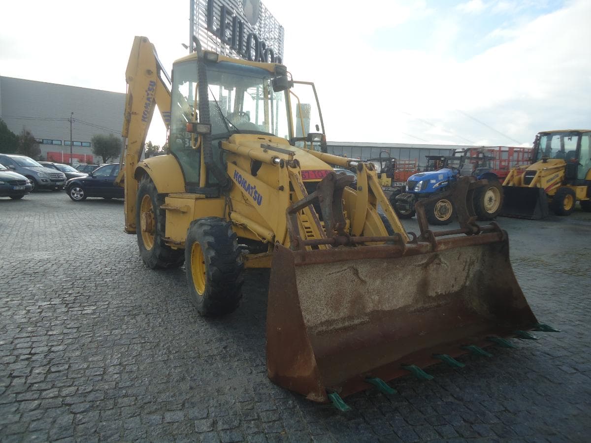 Retroescavadora Komatsu WB 93R-2 — imagem 1