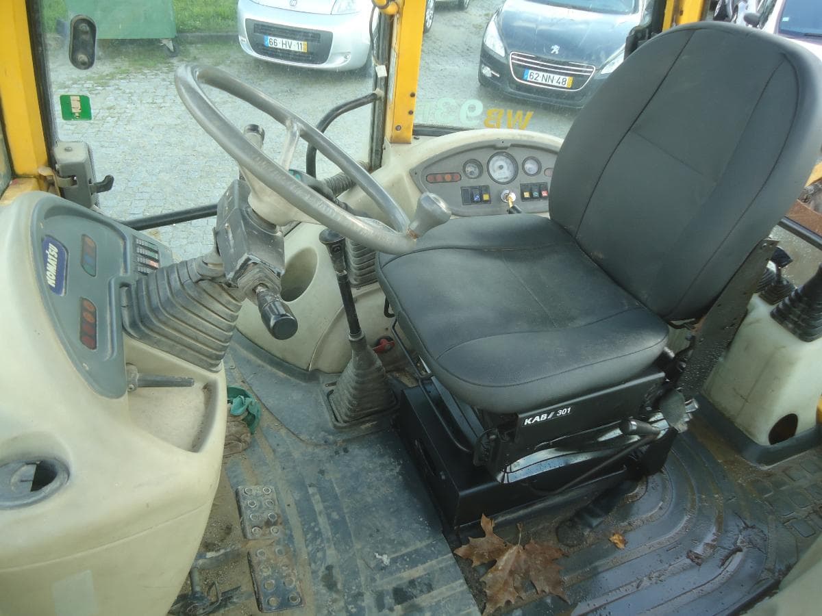 Retroescavadora Komatsu WB 93R-2 — imagem 10