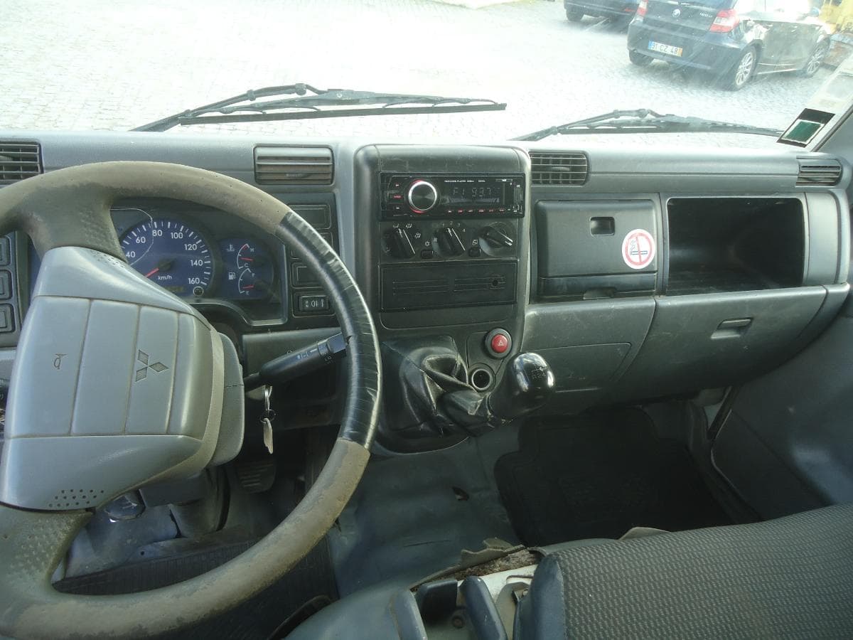 Mitsubishi Canter Tribasculante · Ano 2007 — imagen 10