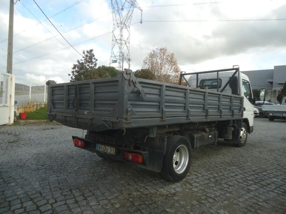 Mitsubishi Canter Tribasculante · Ano 2007 — imagen 4