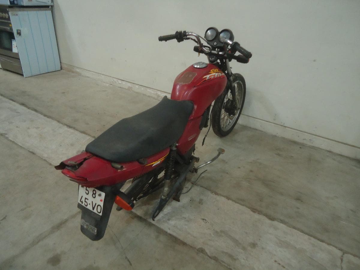 Motocicleta Honda — imagen 4