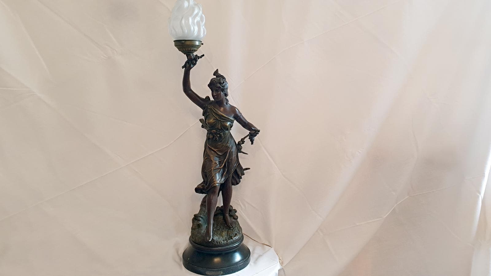 Candeeiro Estatueta — imagem 1