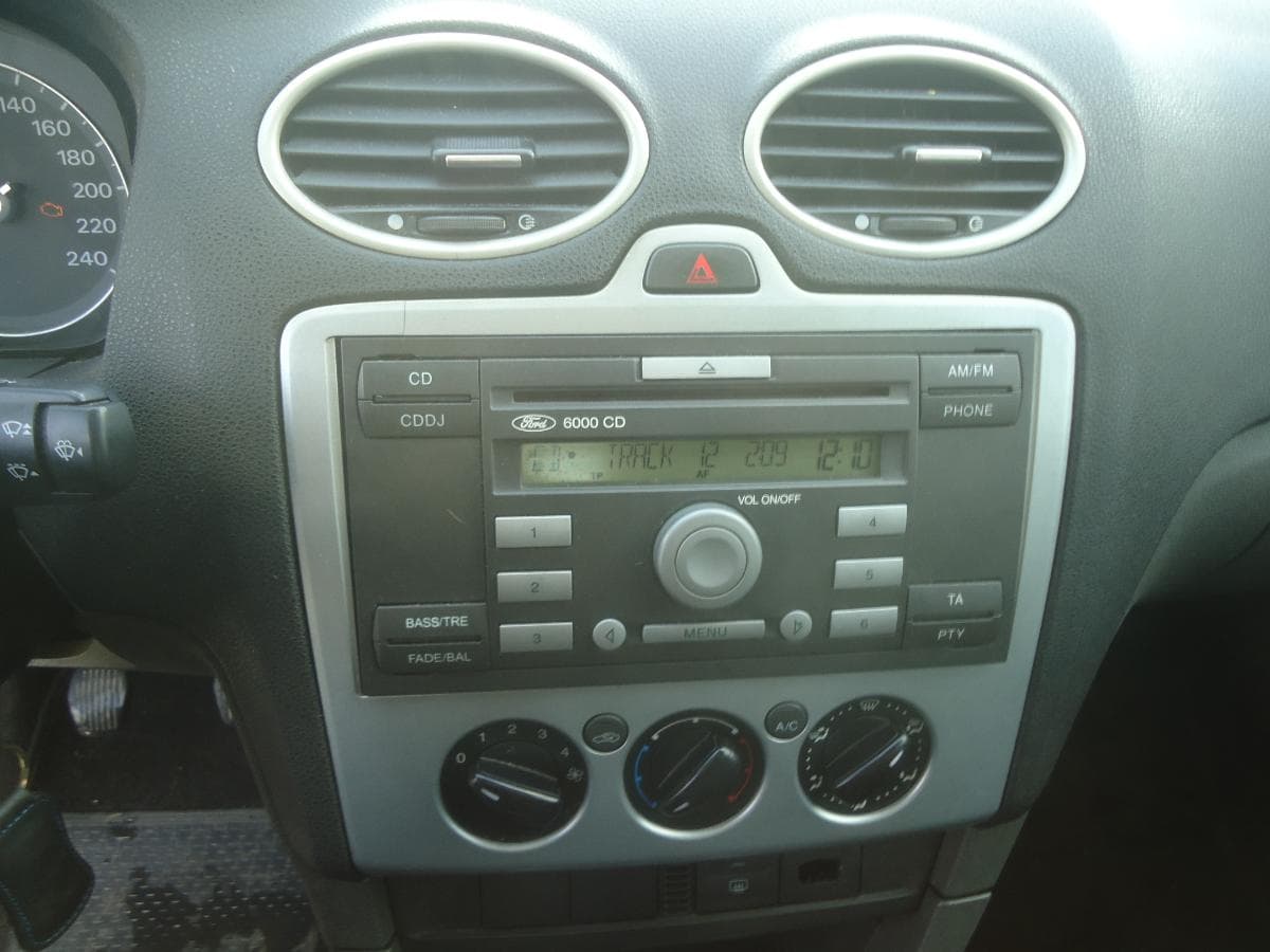 Ford Focus 1.6 TDCI — imagem 12