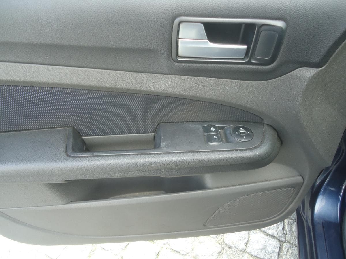 Ford Focus 1.6 TDCI — imagem 9