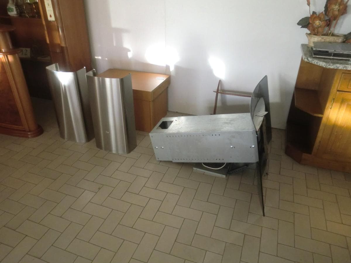 Exaustor  + Mobiliário — imagen 1