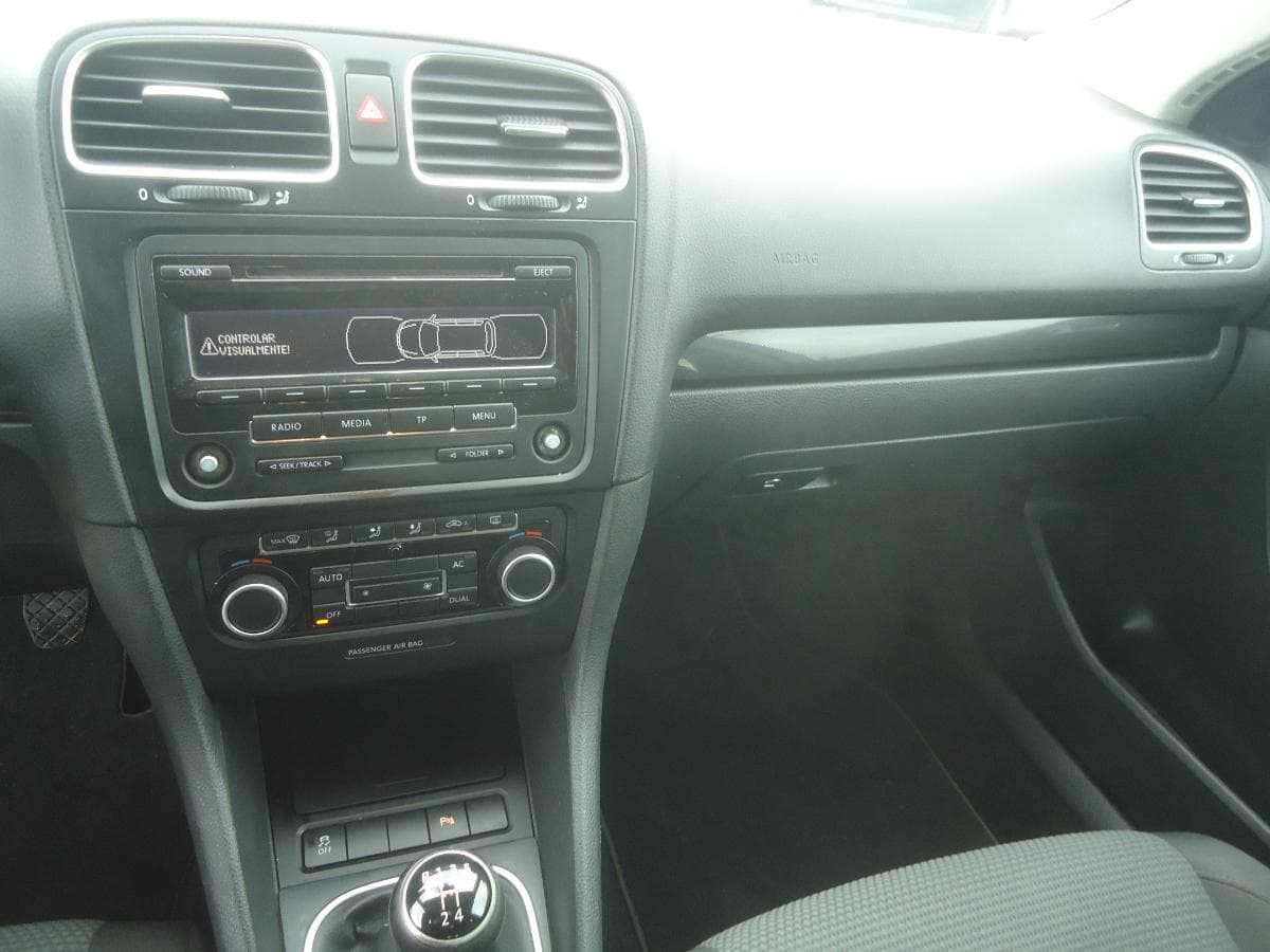Volkswagen Golf Variant 1.6 TDI — imagem 12