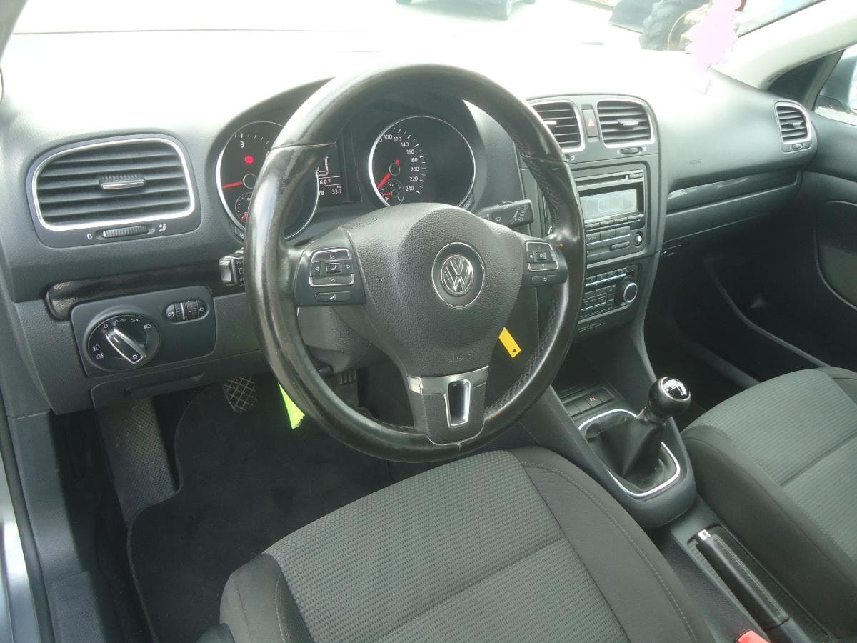 Volkswagen Golf Variant 1.6 TDI — imagem 10