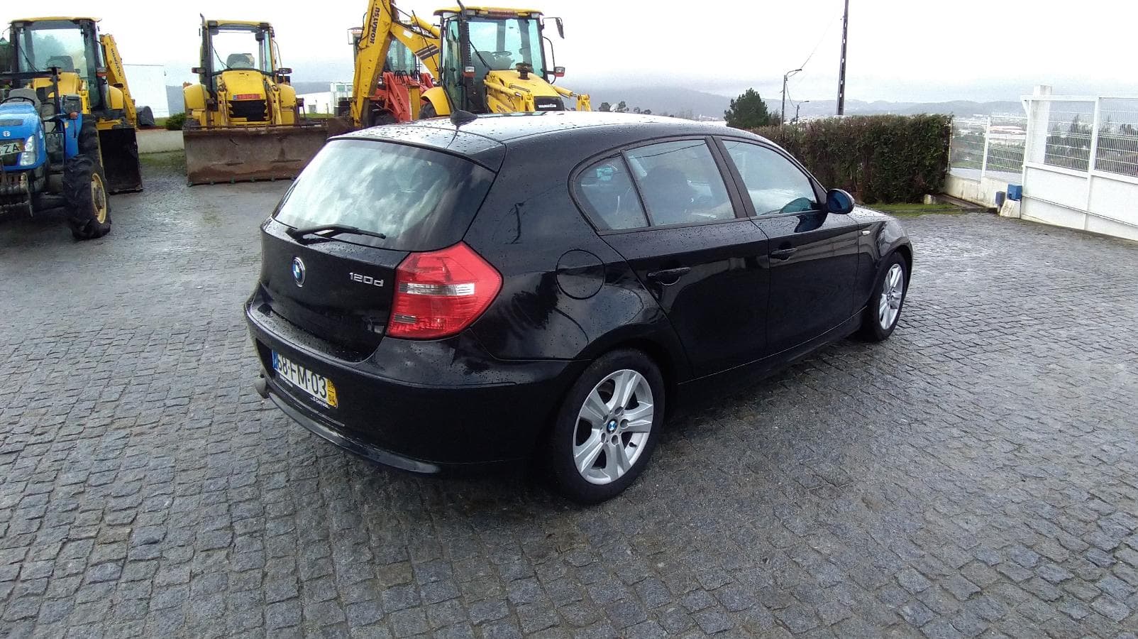 BMW 120 D · Ano 2008 — imagem 4