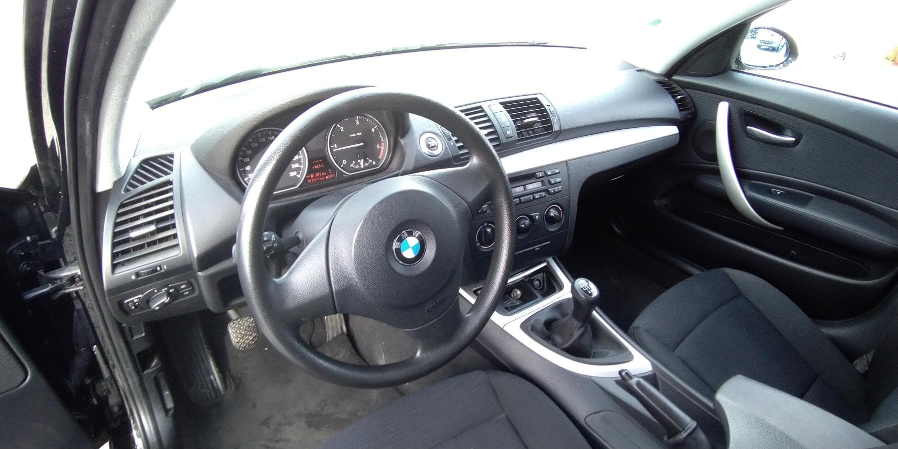 BMW 120 D · Ano 2008 — imagem 10