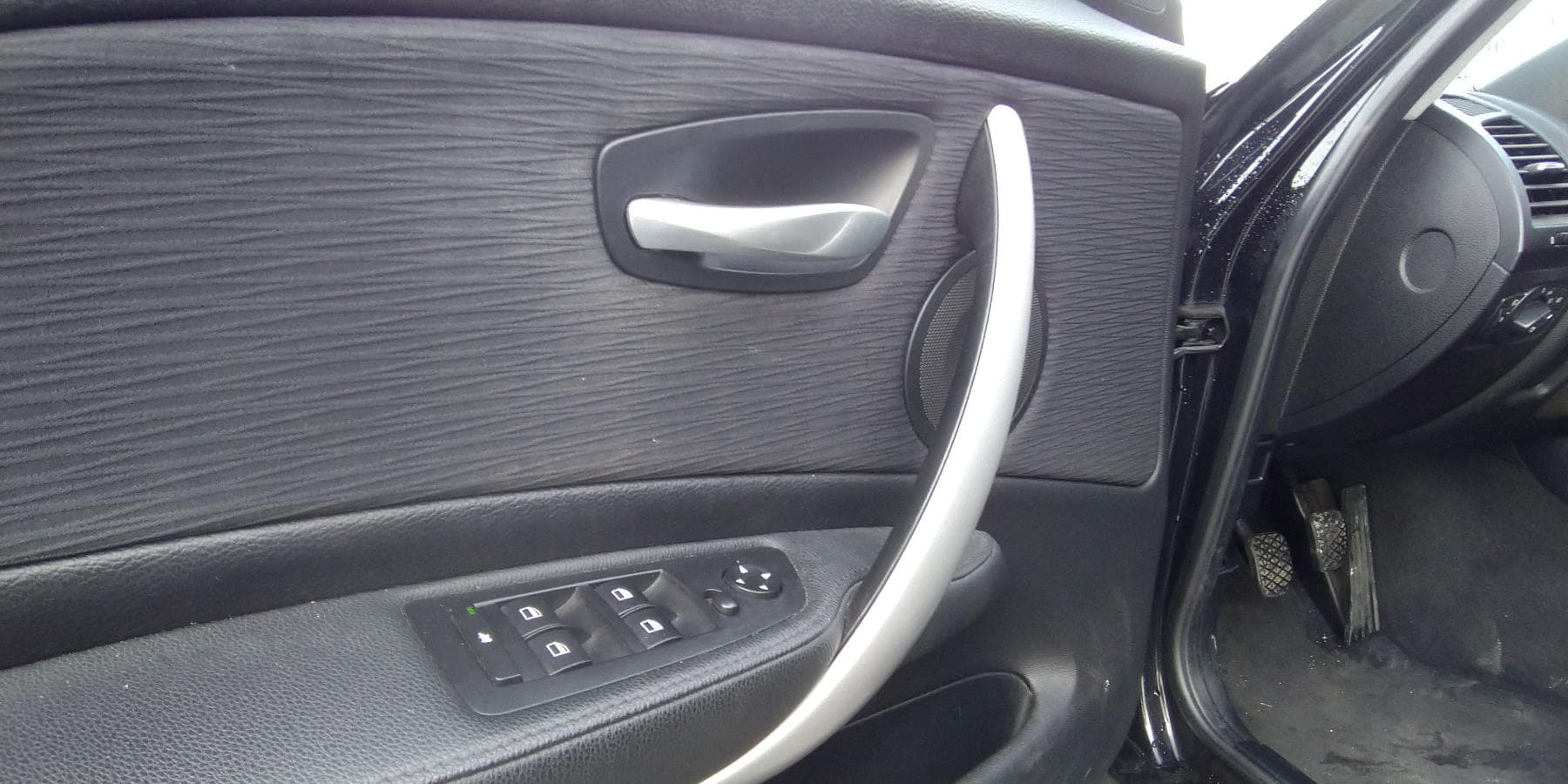 BMW 120 D · Ano 2008 — imagem 9