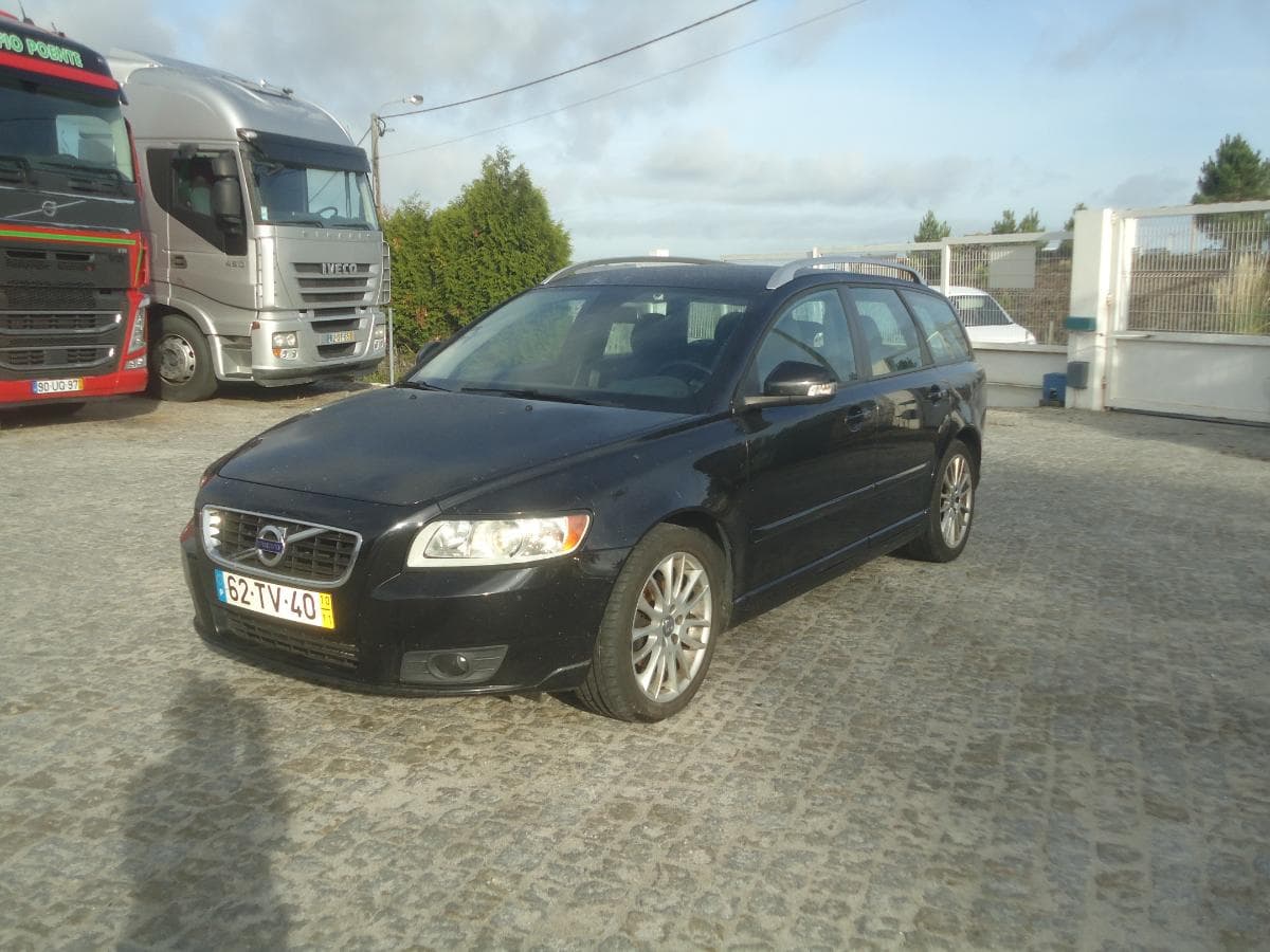 Volvo V50 — image 1
