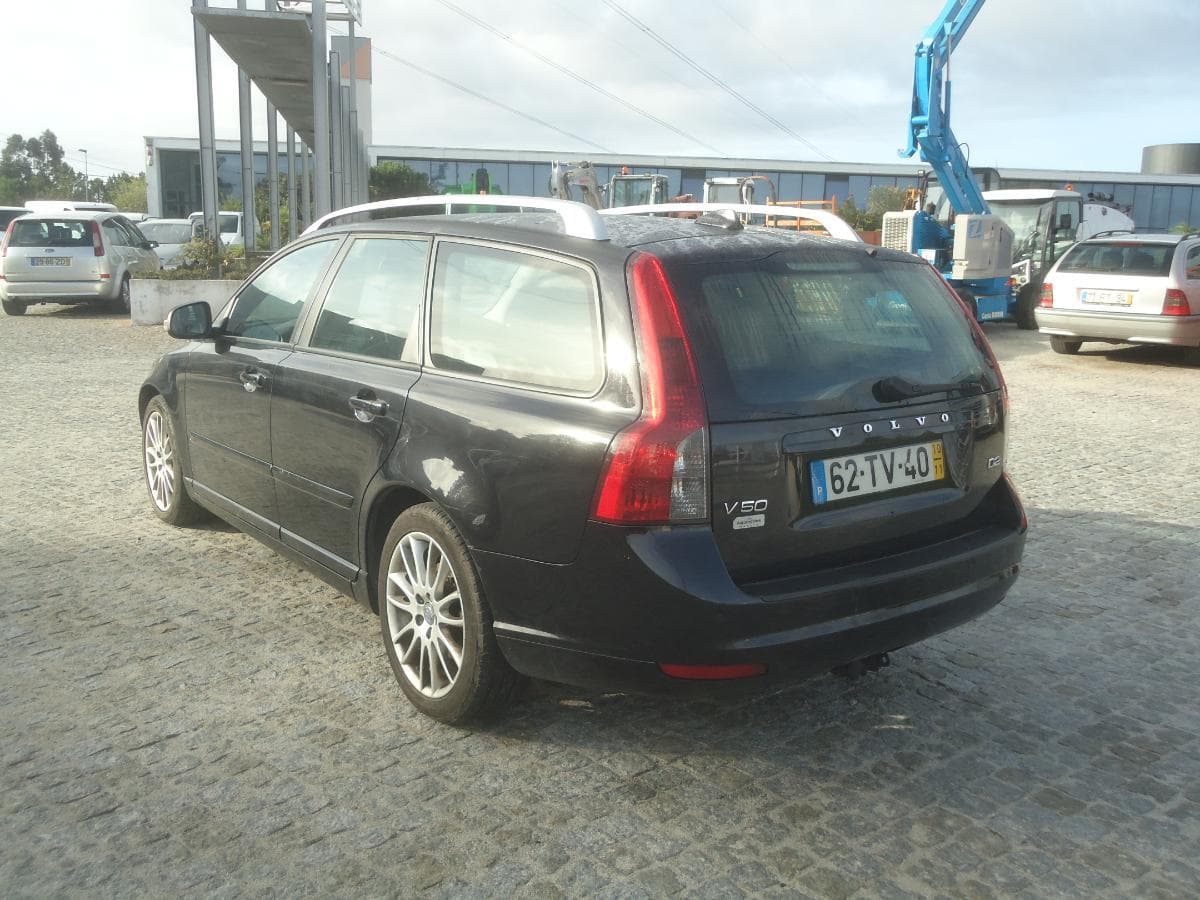 Volvo V50 — image 4